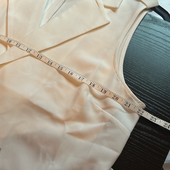 Classy Vest with front pockets and tie belt 1X - Picture 7 of 7